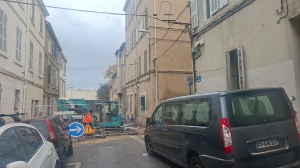 Les travaux gênent la circulation des riverains. © Arnaud MACHABERT